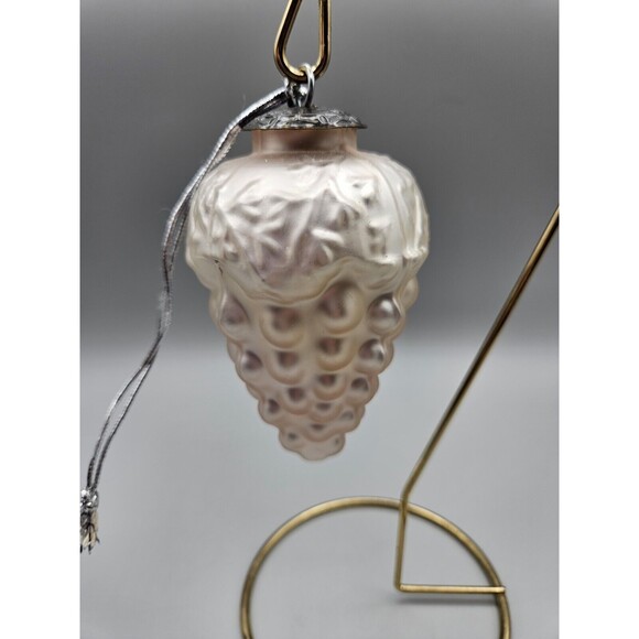 Vintage Kugel Midwest White Grape Cluster Heavy Glass Ornament - Picture 5 of 6